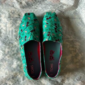 Never worn - Toms flamingo canvas sneakers
